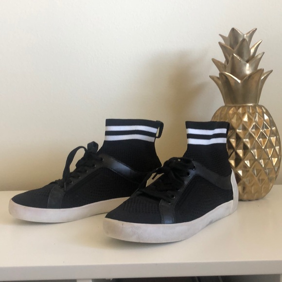 Sneakers - Picture 2 of 2